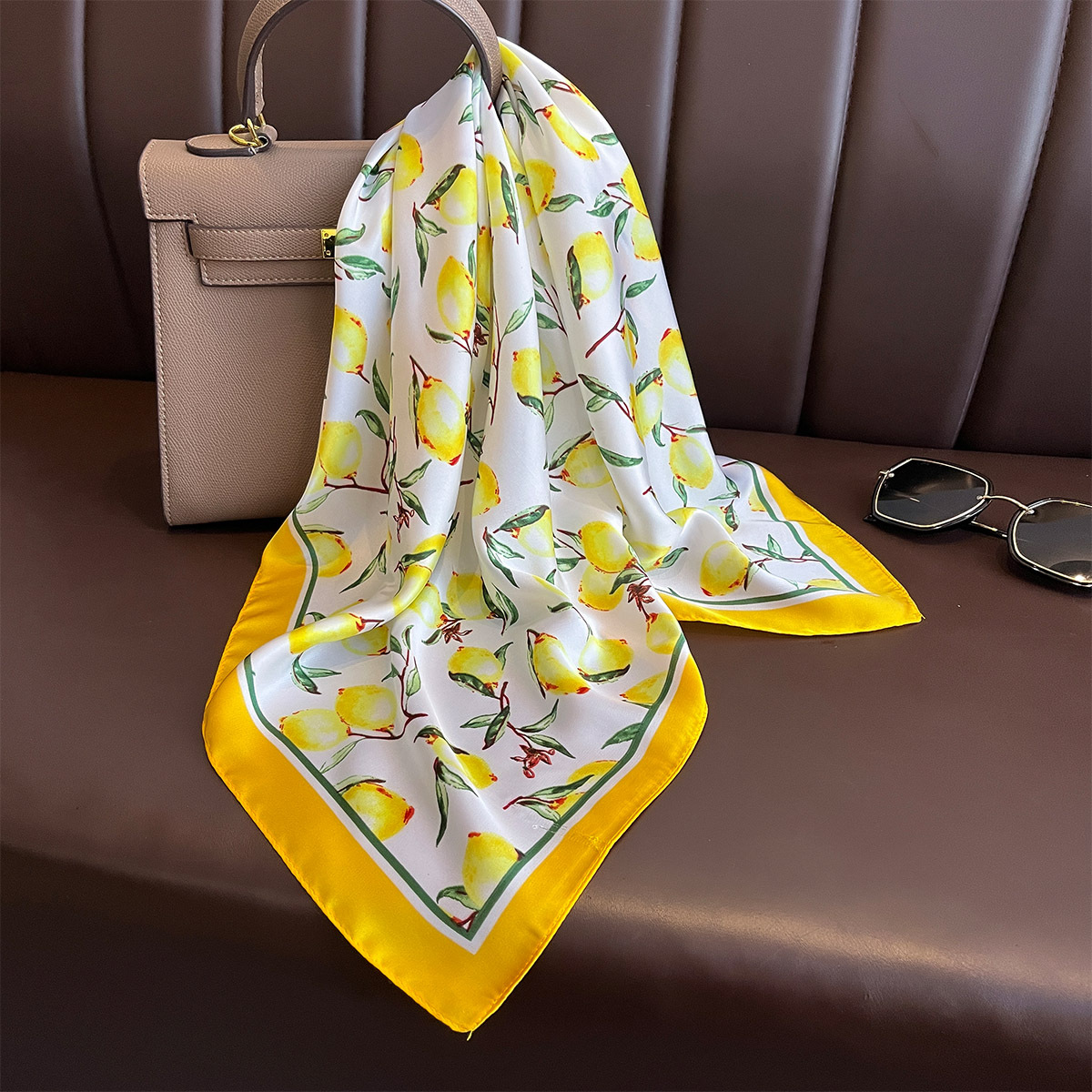 2025 neue Gelbe Zitrone Druck  – Silk Scarf Square Bewertung und Preis