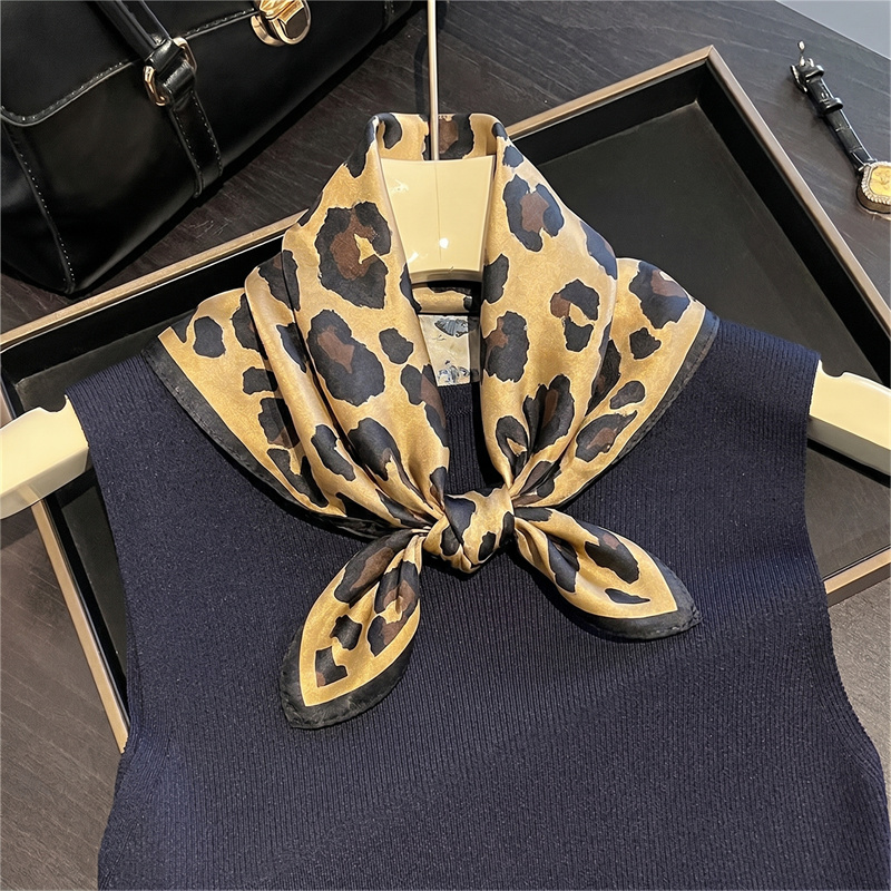 Quadratischer Schal aus 100 %  – Silk Scarf Square Bewertung und Preis
