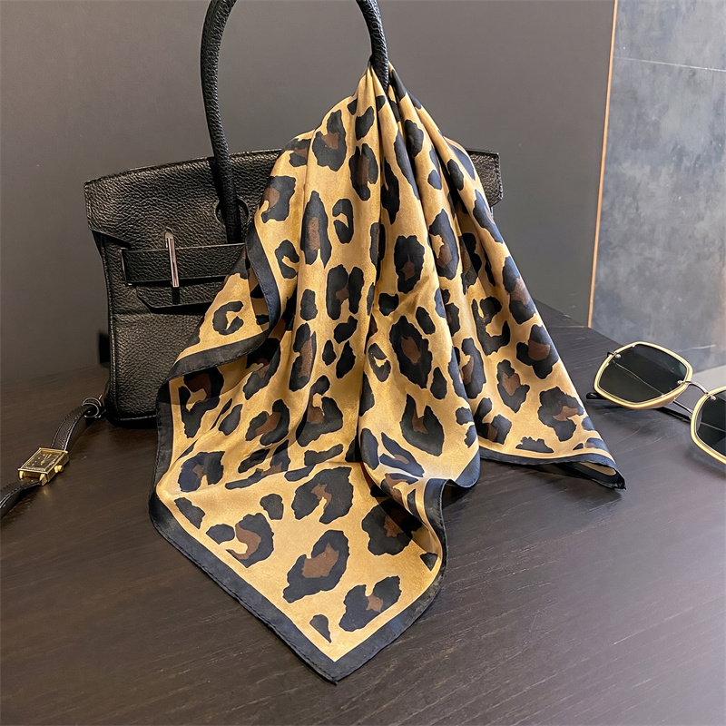 Quadratischer Schal aus 100 %  – Silk Scarf Square Bewertung und Preis